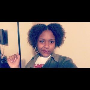 Meet your Posher, Lakia